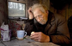 Жалко не с кем поболтать Жалко не с кем поболтать