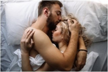 Позволишь присесть с тобой рядом? Позволишь присесть с тобой рядом?