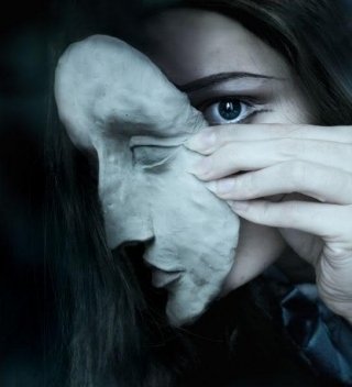 Про нее говорили - груба и строга... Про нее говорили - груба и строга...