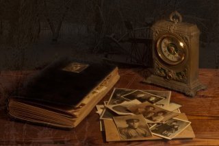 Открою старый выцветший альбом... Открою старый выцветший альбом...